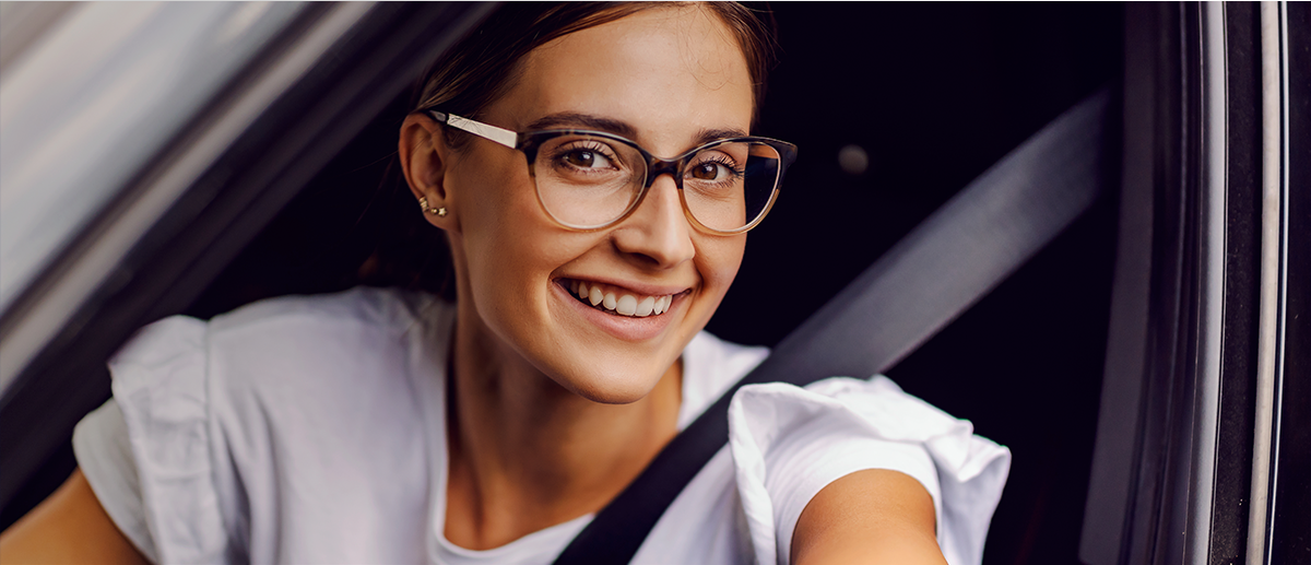 OnStar te ayuda a ahorrar dinero de varias formas, al localizar rápidamente tu destino o proporcionarte un informe de diagnóstico de tu vehículo.